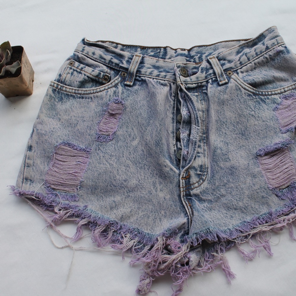 ACID WASH LEVIS SHORTS